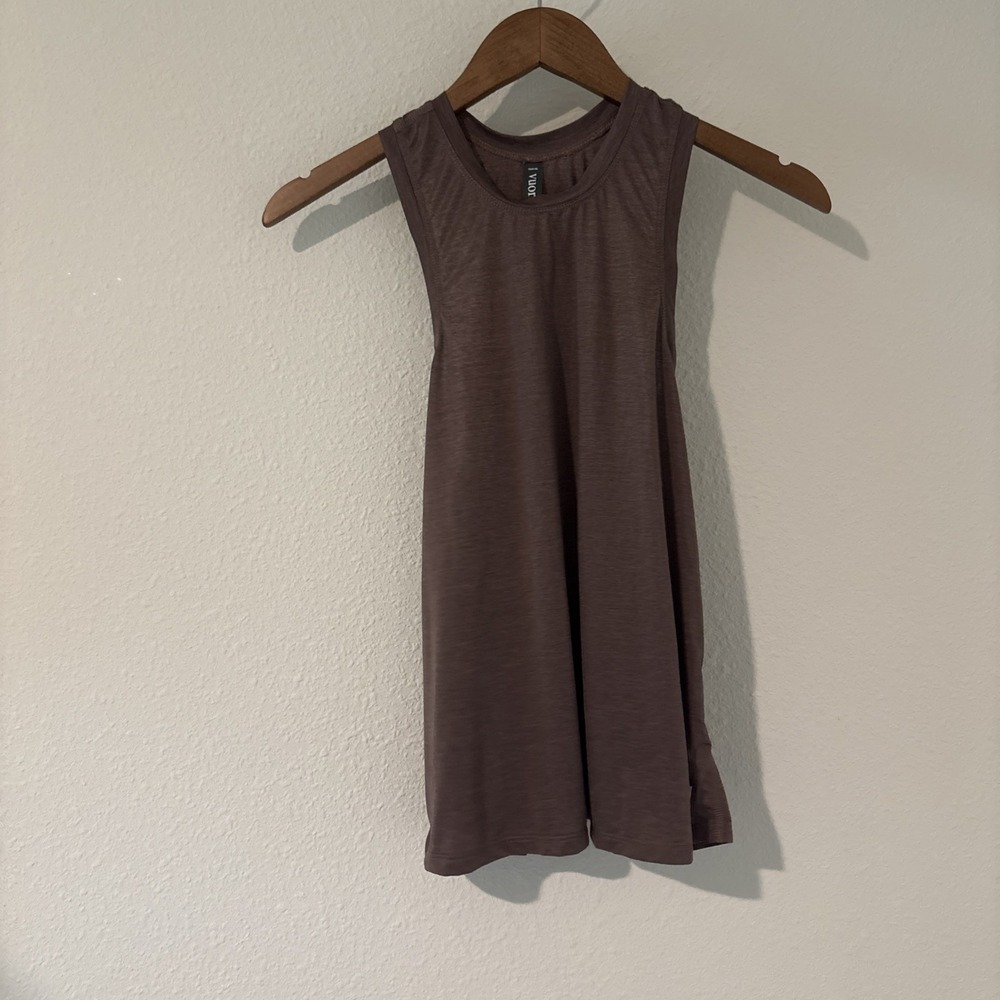 Vuori Women's Racerback Tank Top Mauve Brown Small Athleisure Wear VW174